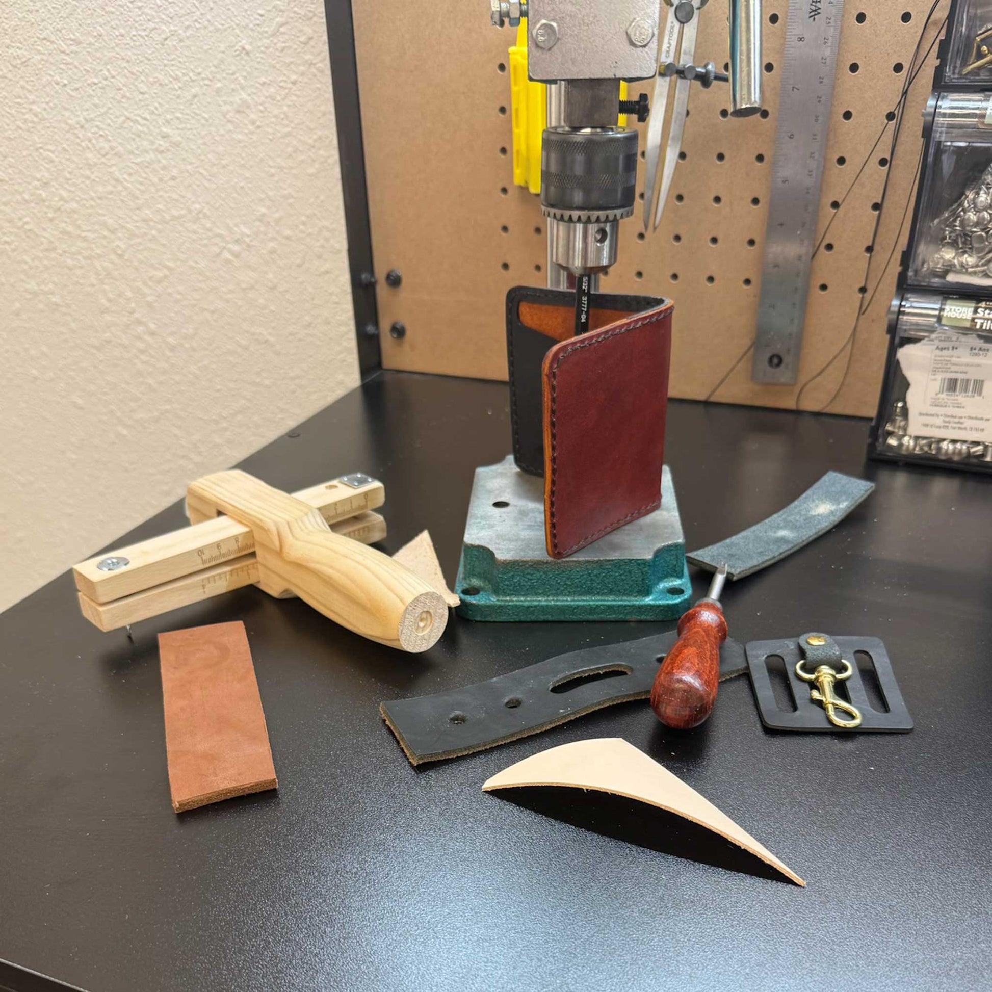 Junction Wallet — Hybrid Bifold